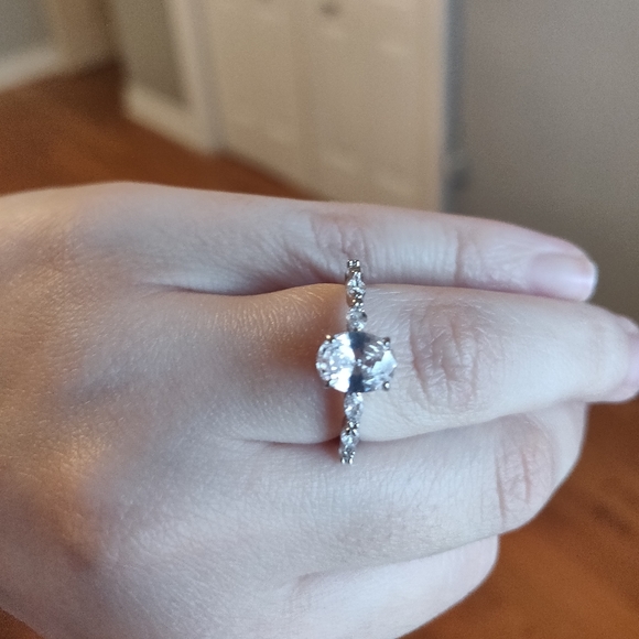 Dainty women's elegant braided ring - Picture 4 of 6